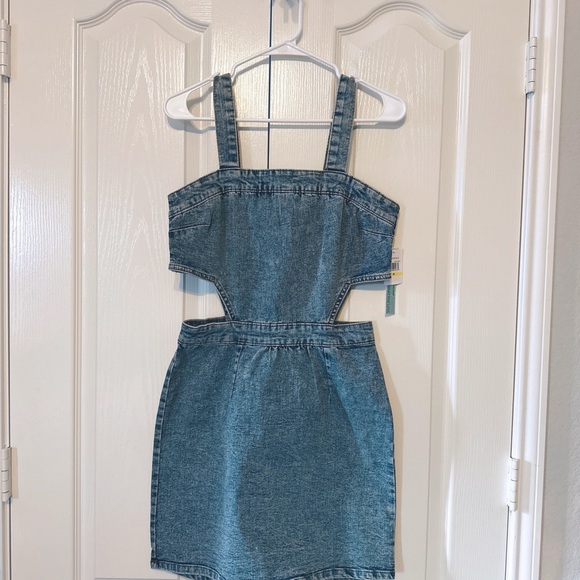 Tinseltown Denim Skirtalls Side Cutout Dress size Medium - Picture 1 of 12